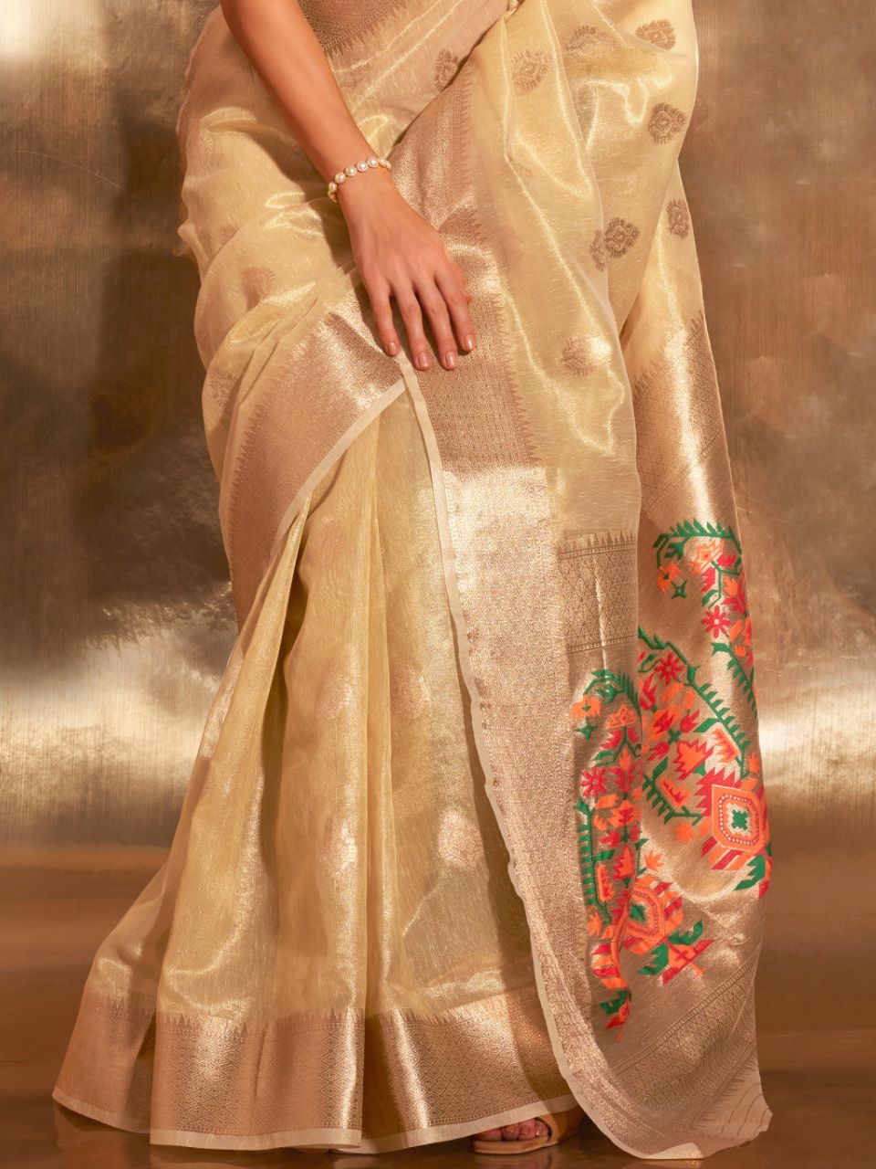 unique paithani saree