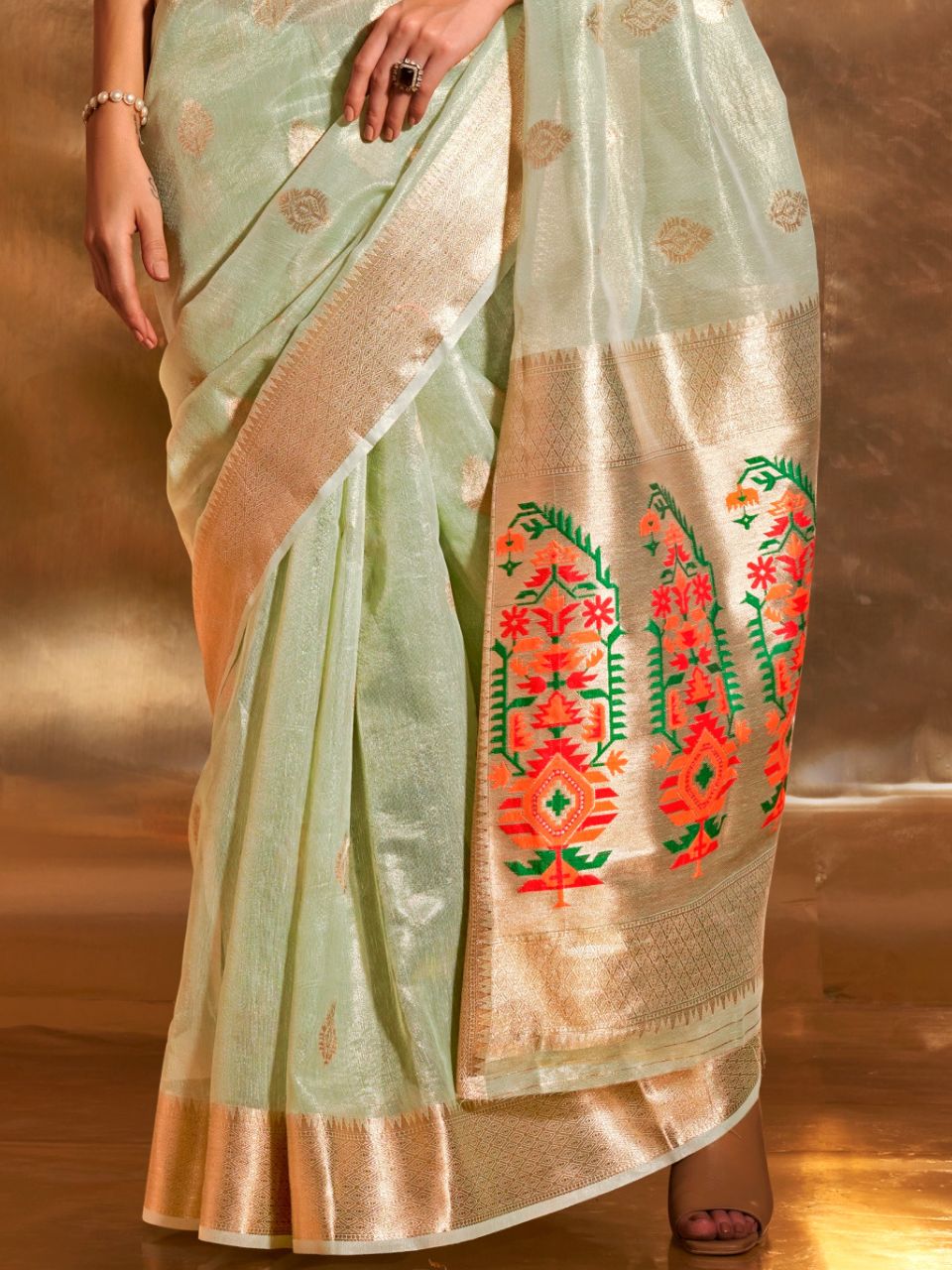 pista colour saree online